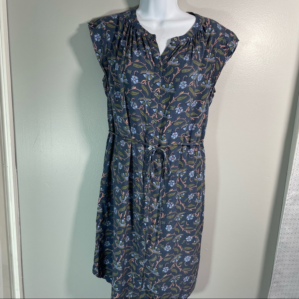 Loft floral dress perfect for summer